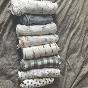8 muslin swaddles